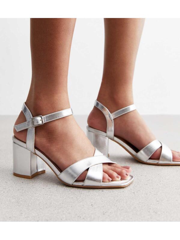 Sandalia color plata