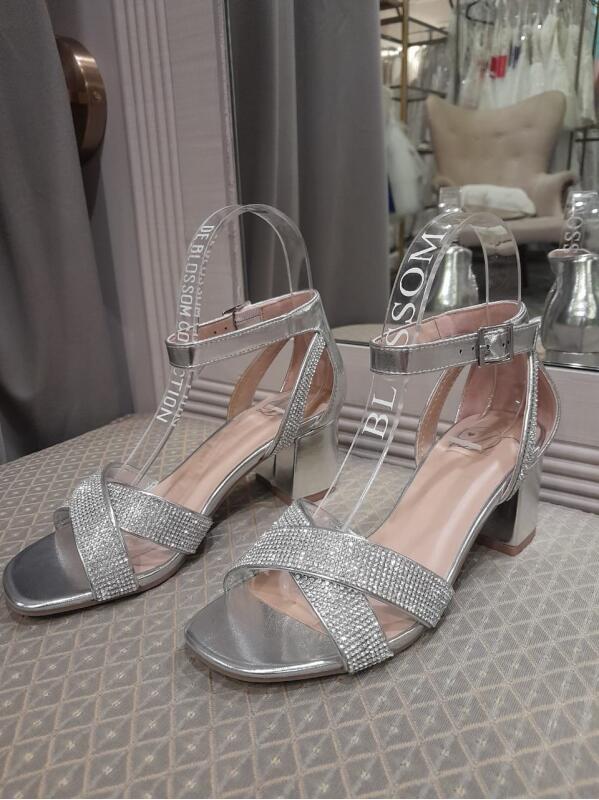 Sandalia color plata