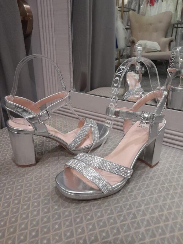 Sandalia color plata