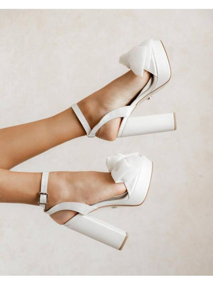 Estilo Ranhia Off White Marca AGUIAR