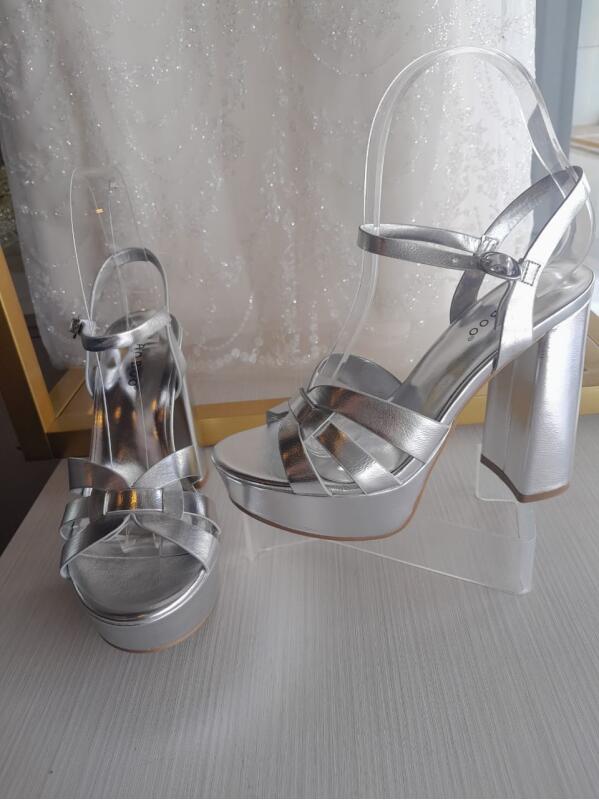 Sandalia color Plata