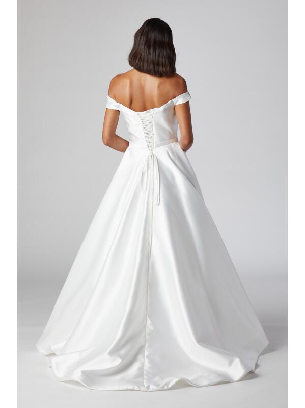 Vestido de Novia (Corto adelante)