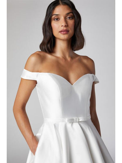 Vestido de Novia (Corto adelante)